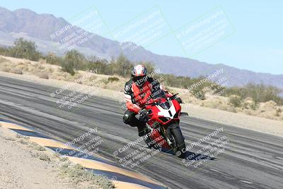 media/Dec-04-2025-Racers Edge (Thu) [[5ebc9f124d]]/3-B Group/3-Session 2 (Turn 7 Inside)/